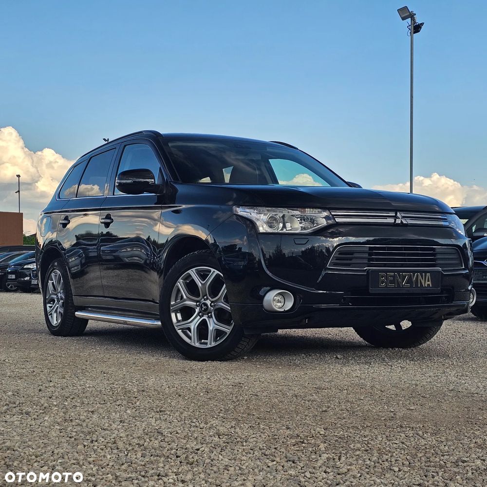 Mitsubishi Outlander - 1