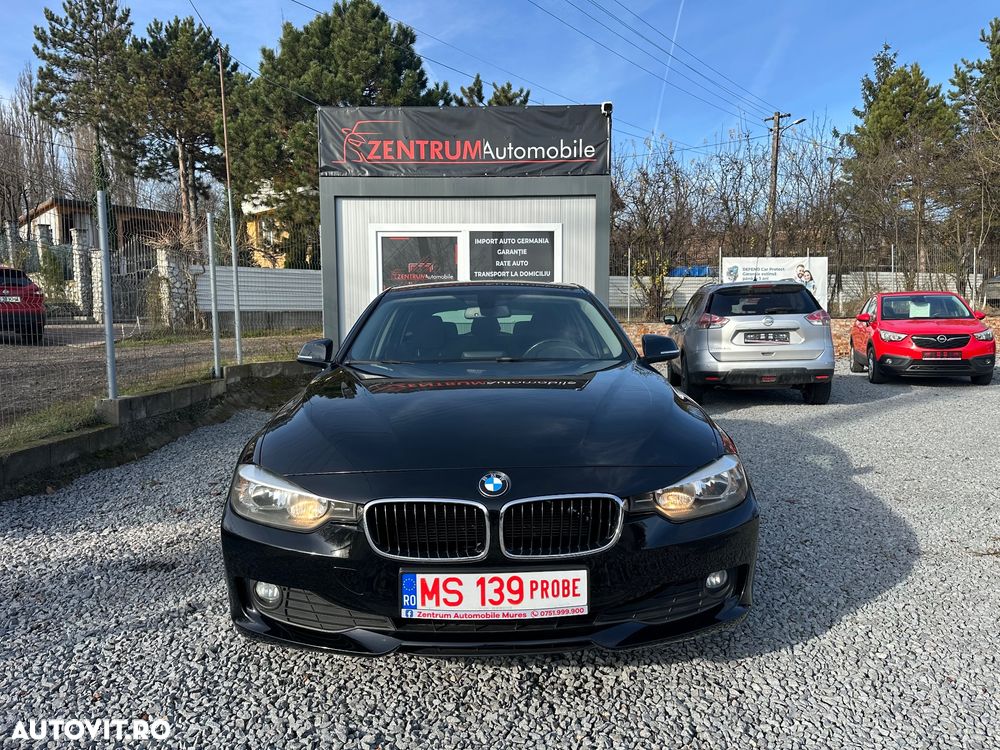 BMW Seria 3 320d DPF Touring Aut. Edition Sport - 12