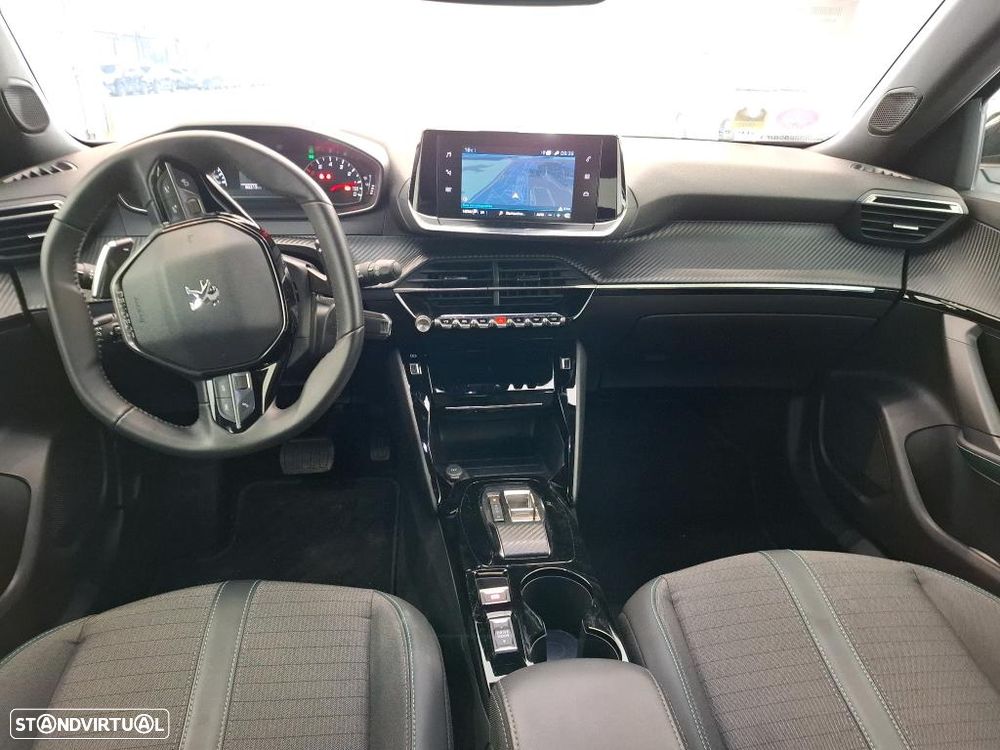 Peugeot 2008 1.2 PureTech Allure Pack EAT8 - 5