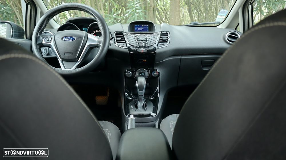 Ford Fiesta 1.0 T EcoBoost Titanium PowerShift - 23