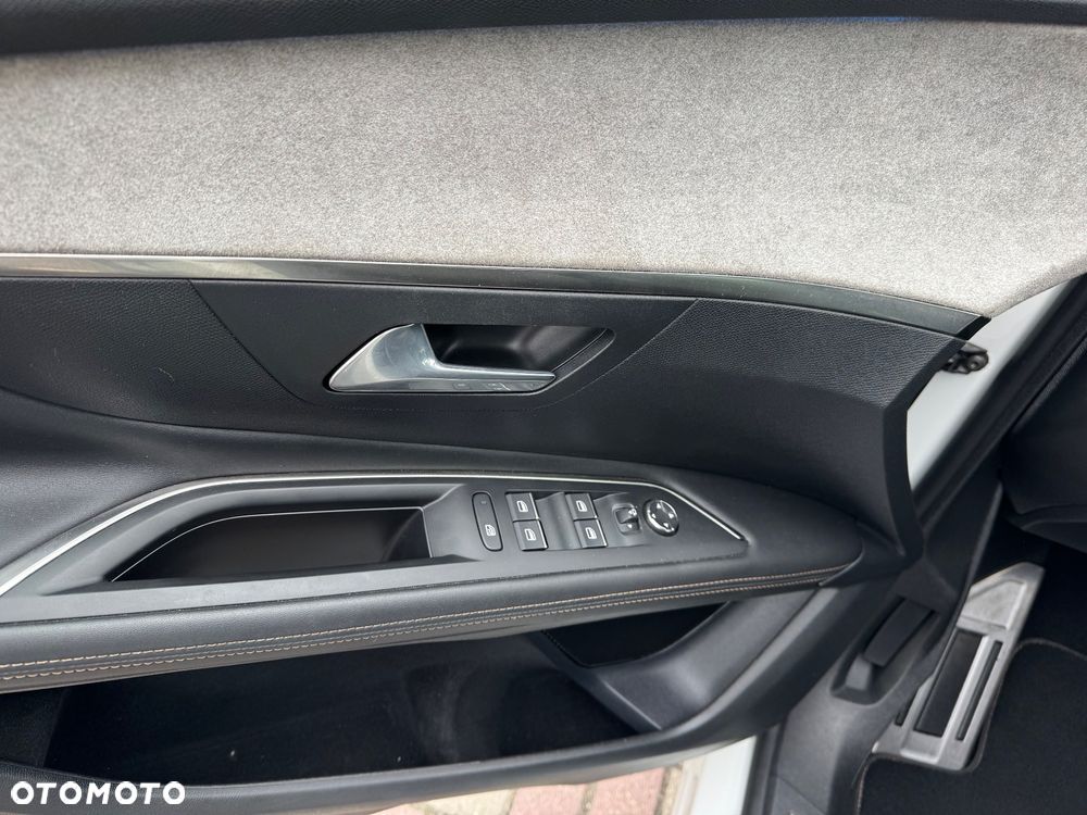 Peugeot 3008 BlueHDi 130 Stop & Start EAT8 GT Pack - 17