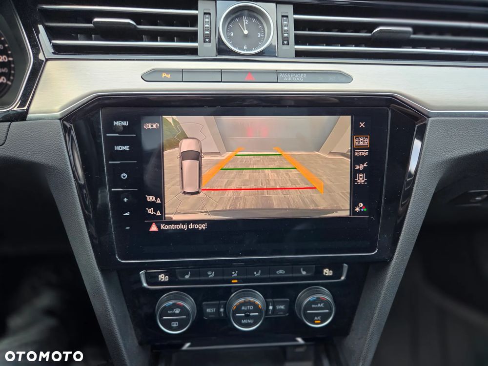 Volkswagen Passat Variant 2.0 TDI SCR DSG Highline - 16