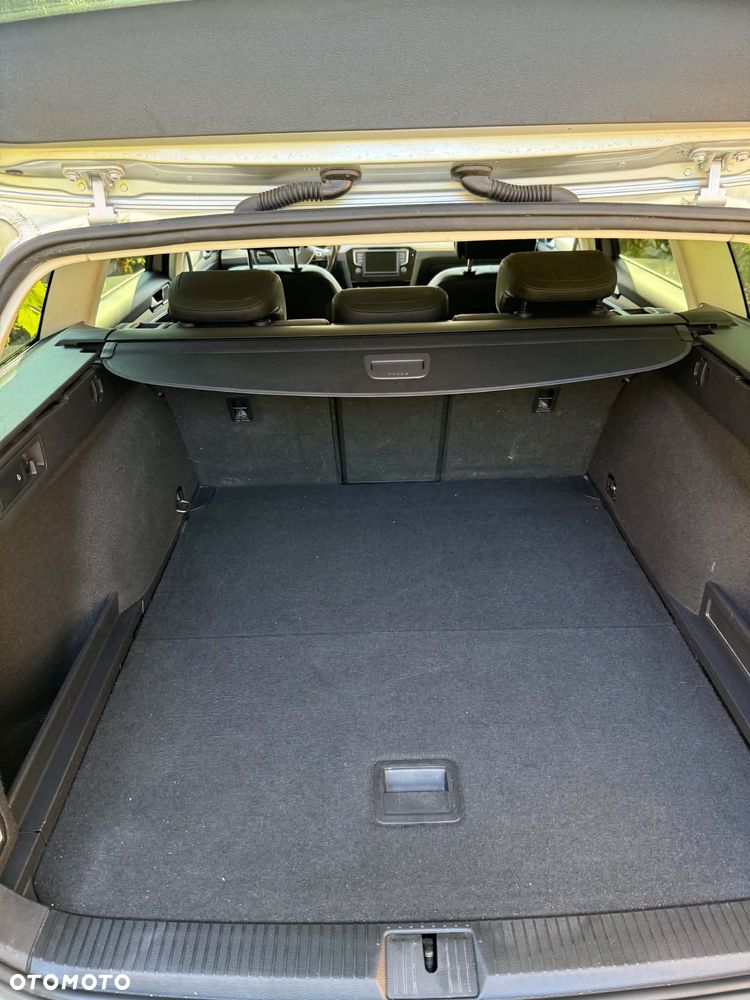 Volkswagen Passat - 13