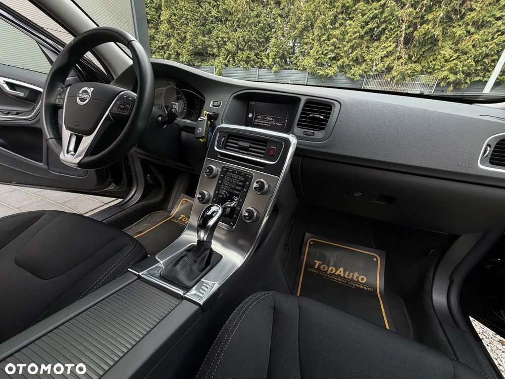 Volvo V60 D3 Geartronic Momentum Pro - 16