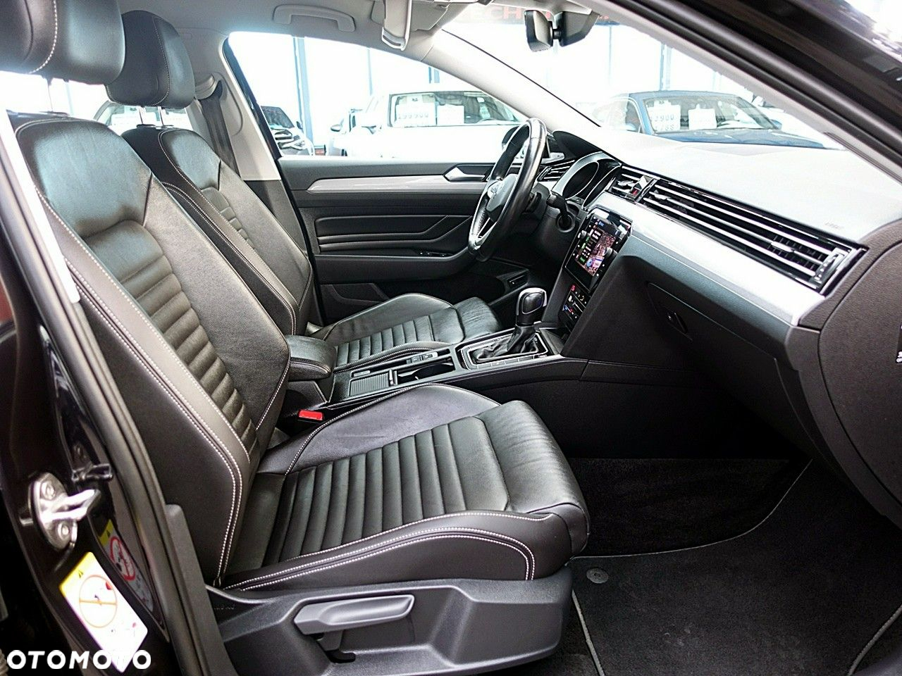 Volkswagen Passat - 12