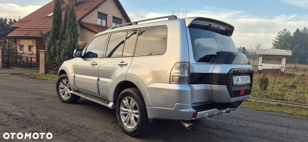 Mitsubishi Pajero - 4