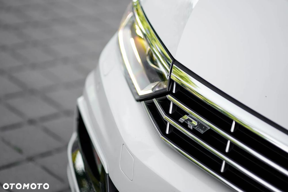 Volkswagen Passat - 13