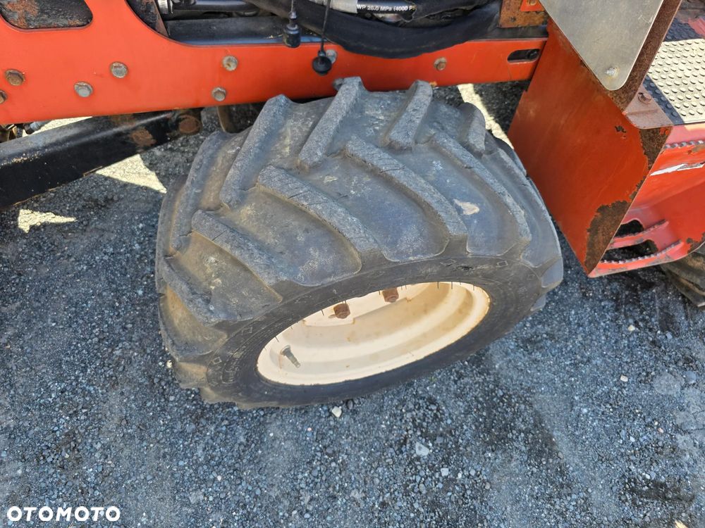 Ditch Witch RT40 - 16