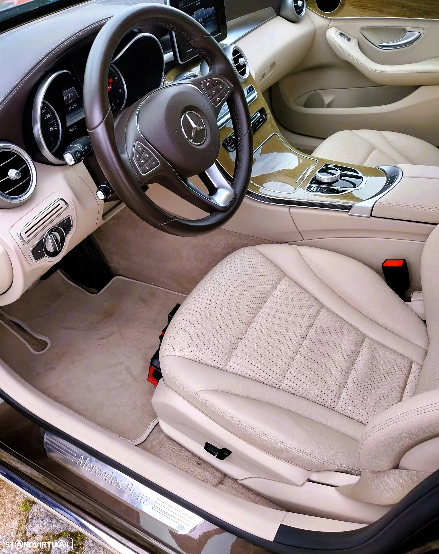 Mercedes-Benz C 200 - 11