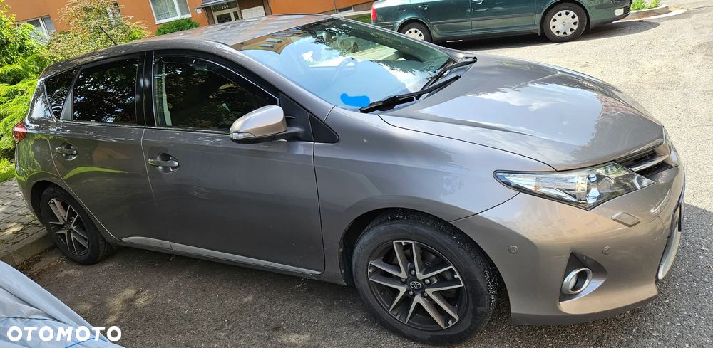 Toyota Auris 1.6 Valvematic Executive - 3
