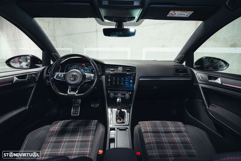 VW Golf - 24
