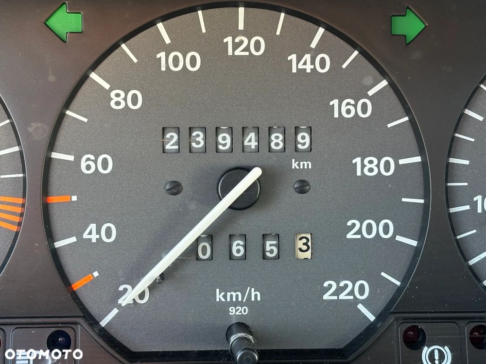 Volkswagen Passat Variant 1.8 GL - 21