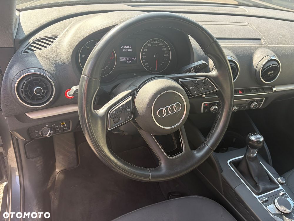 Audi A3 Sportback 30 TDI design - 14