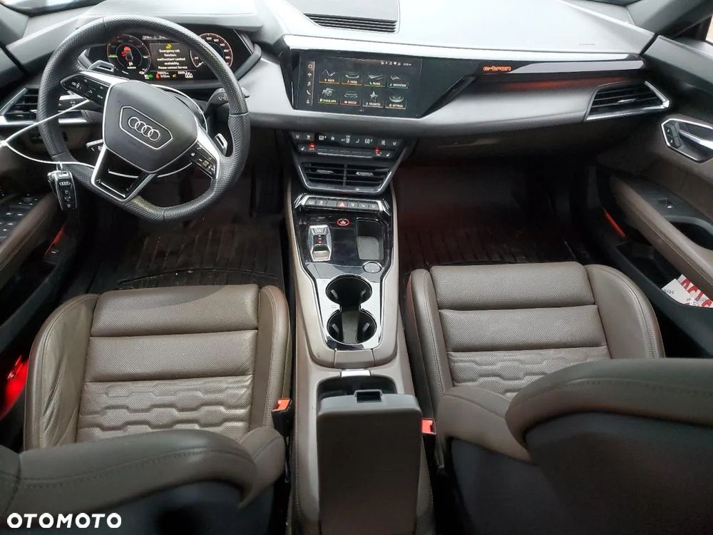 Audi e-tron - 7