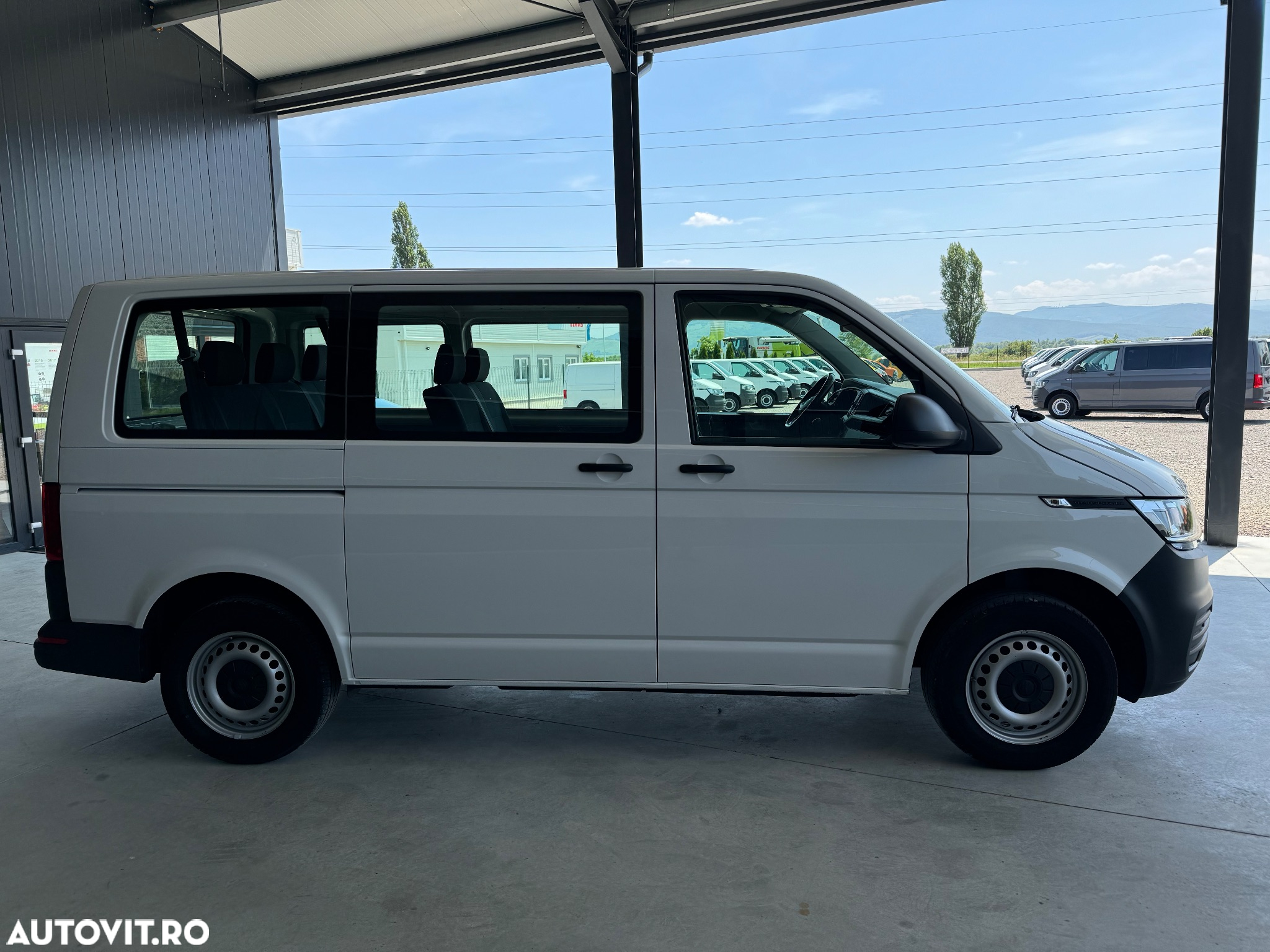 Volkswagen Transporter Kombi T6.1 2.0 TDI 81 kW KR - 12