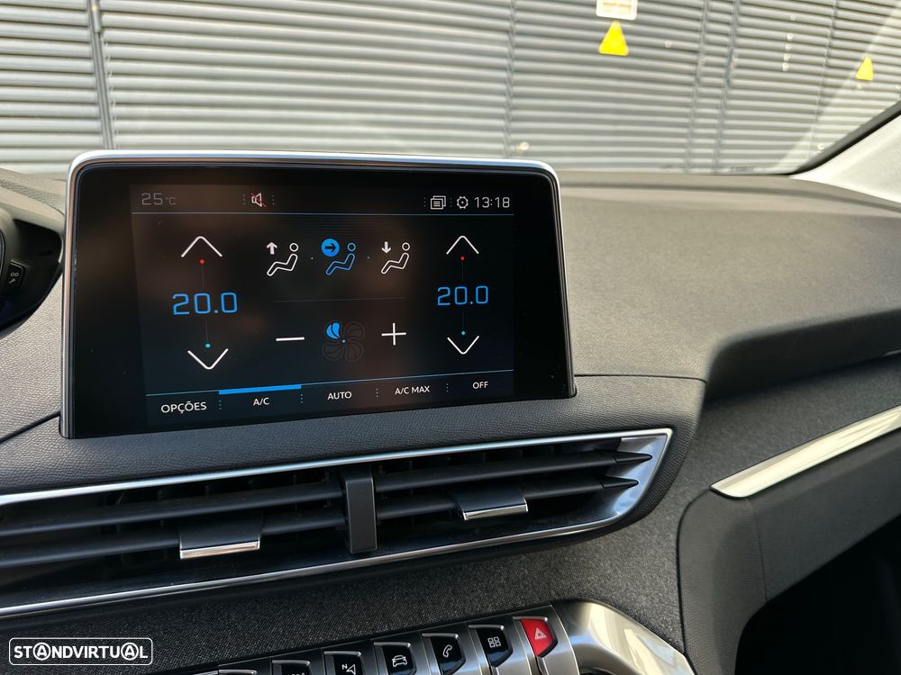 Peugeot 5008 1.2 PureTech Allure EAT8 - 19