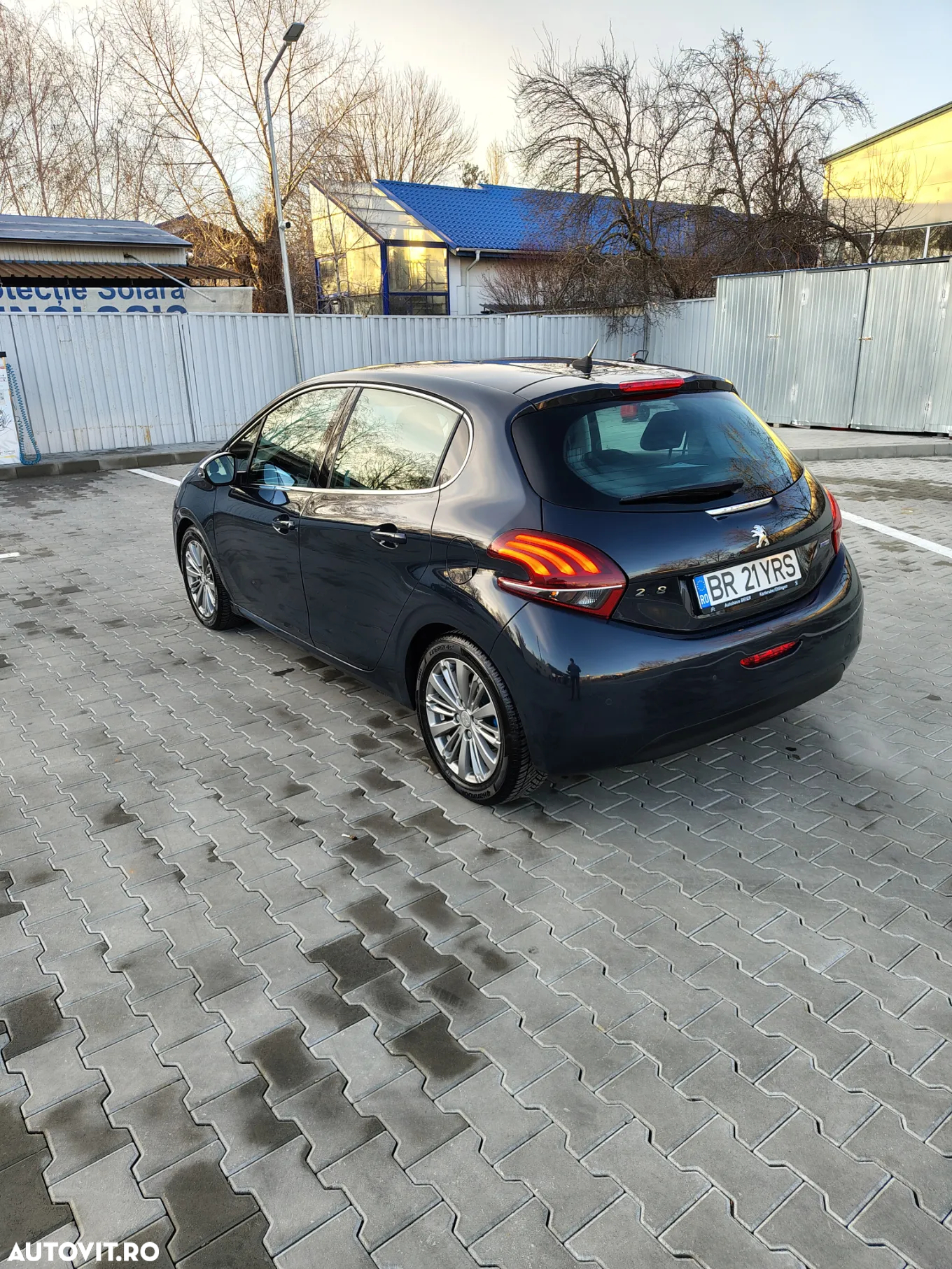 Peugeot 208 1.2 L PureTech Turbo Allure Aut. - 18
