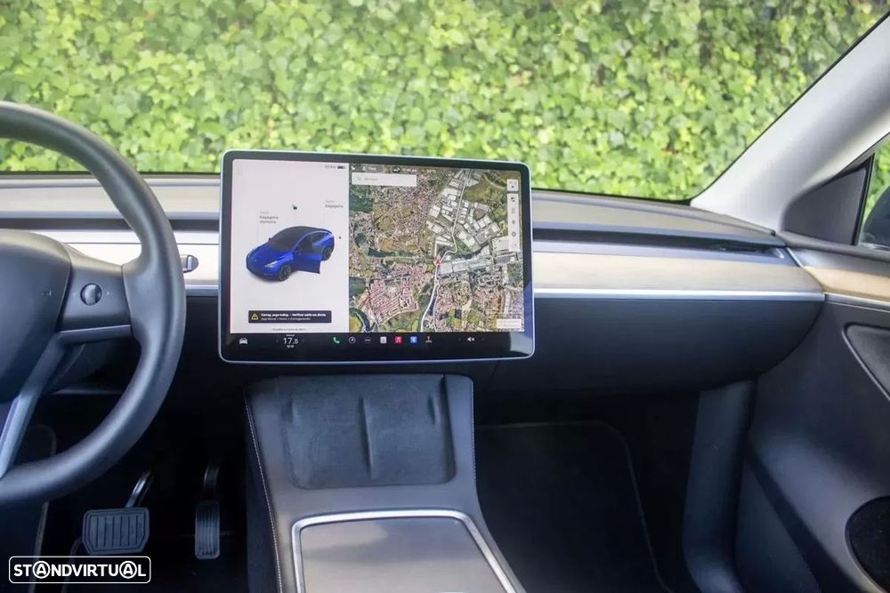 Tesla Model Y Long Range Dual Motor AWD - 18