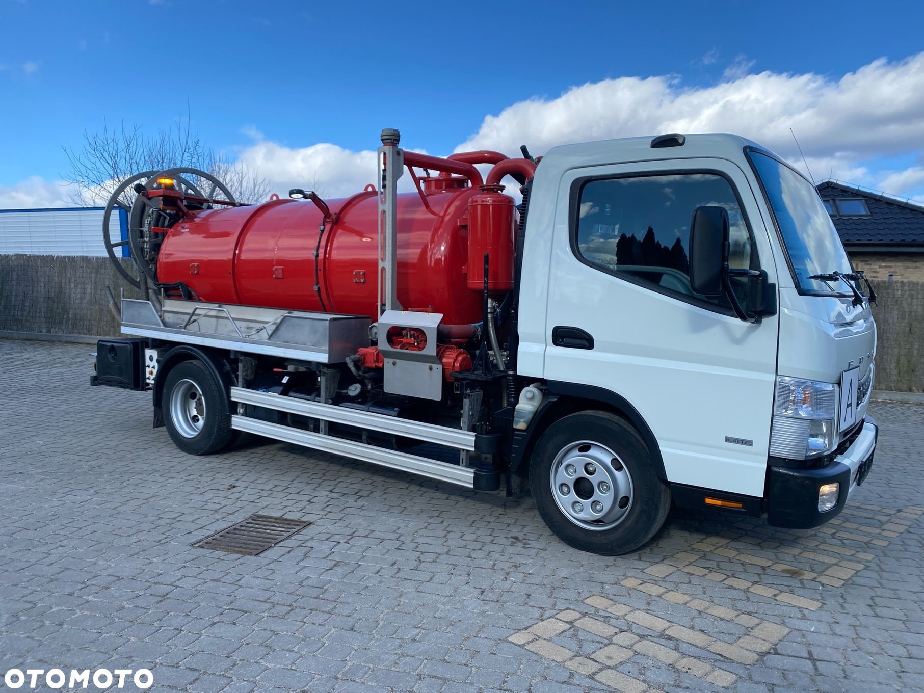 Mitsubishi CANTER 3,0 FUSO BECZKA  ASENIZACYJNY 3800 L - 5