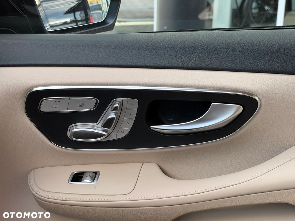 Mercedes-Benz Klasa V 300 d 4-Matic 9G-Tronic Exclusive (długi) - 22