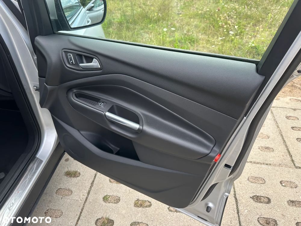 Ford Kuga 2.0 TDCi 2x4 Titanium - 22