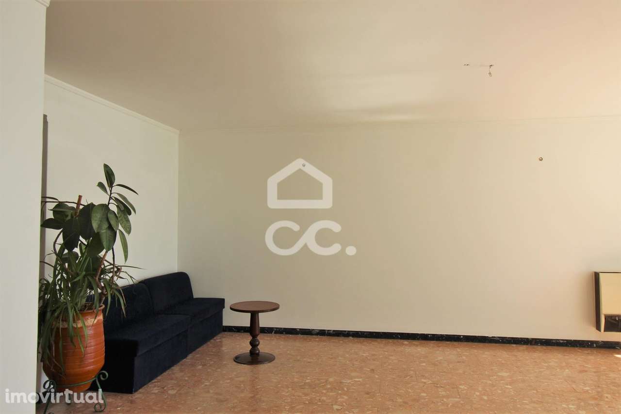 T2 Remodelado para Arrendar em Sesimbra - Grande imagem: 3/24