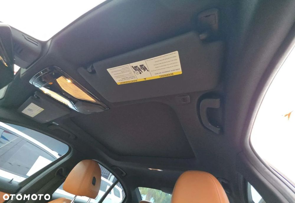 BMW Seria 3 330i xDrive M Sport - 10