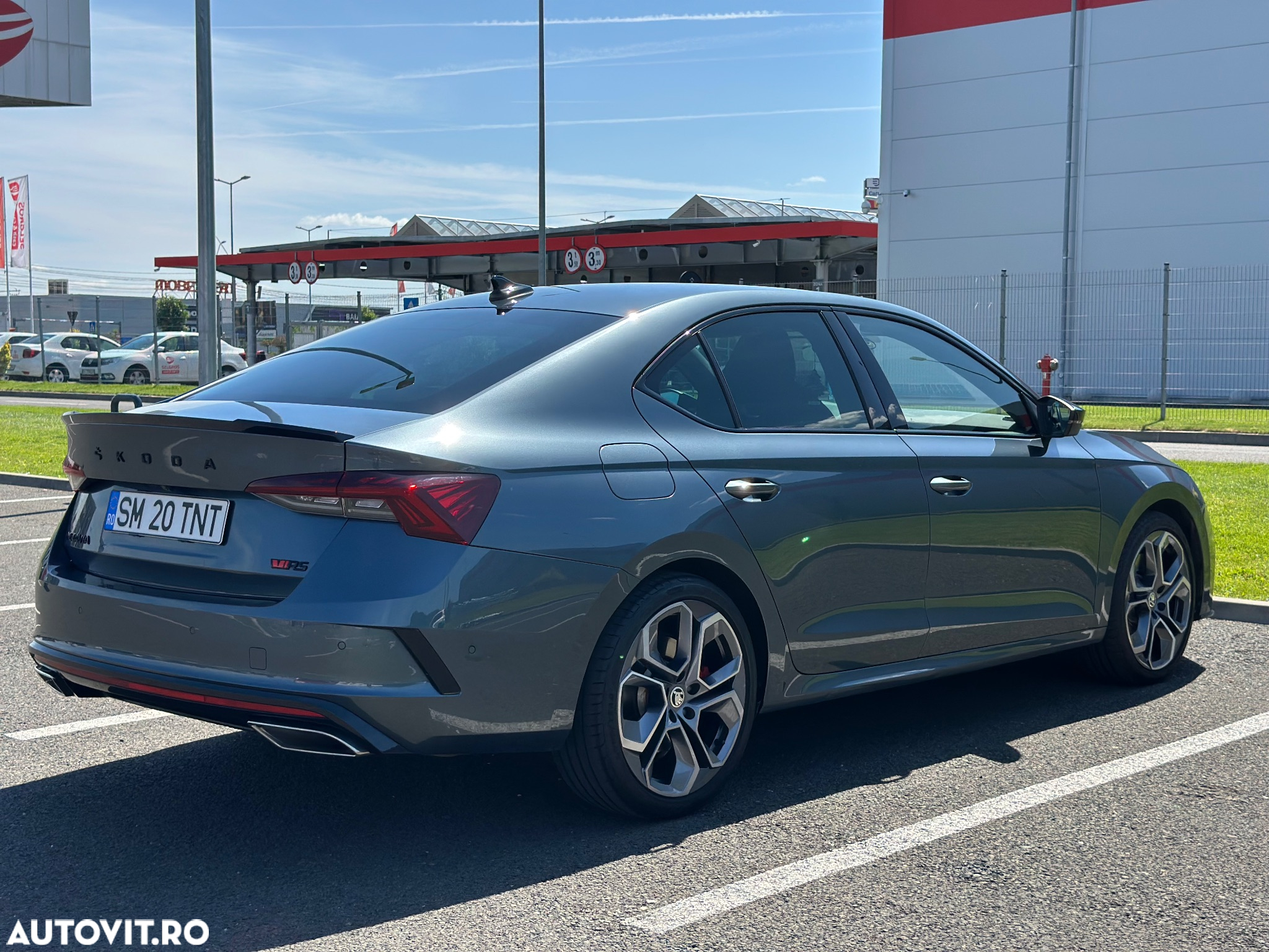 Skoda Octavia 2.0 TSI DSG RS - 11