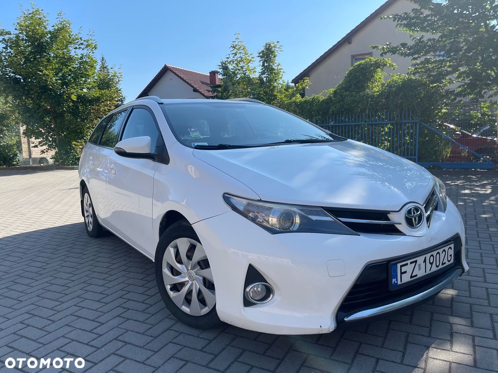 Toyota Auris 1.6 Premium - 1