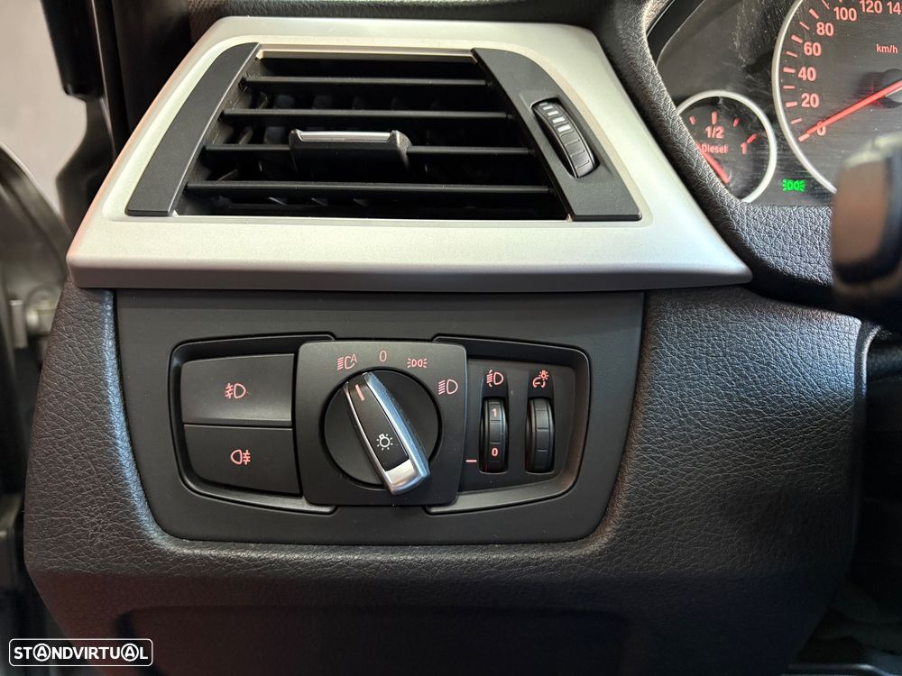 BMW 318 d Aut. Sport Line - 43
