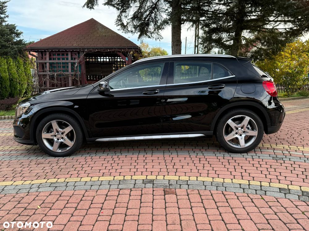 Mercedes-Benz GLA 200 AMG Line - 13