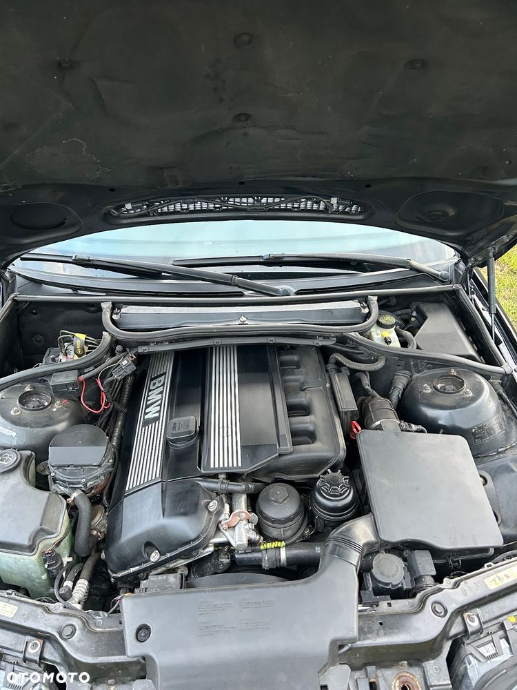 BMW Seria 3 325xi - 10