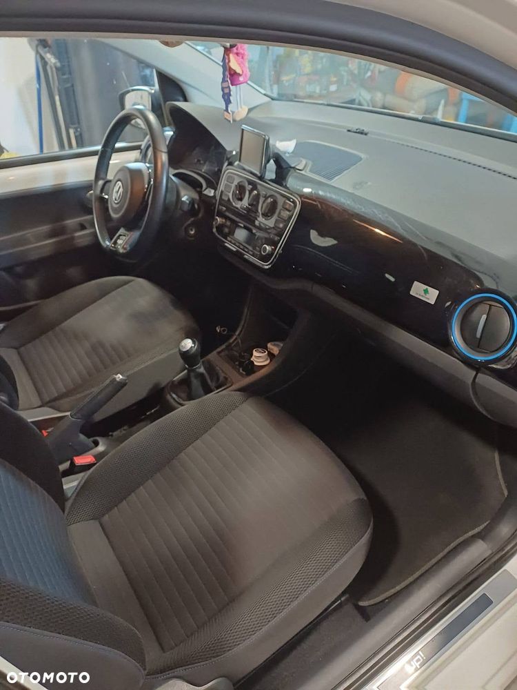 Volkswagen up! 1.0 street EU6 - 4
