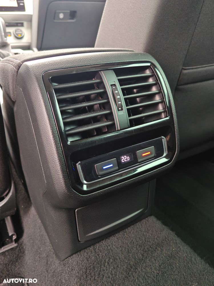 Volkswagen Passat - 34