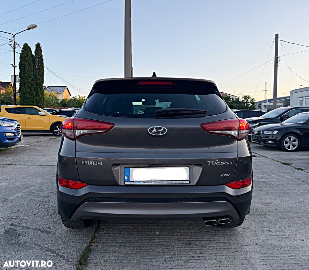 Hyundai Tucson 2.0 CRDI 4WD 6MT Premium - 14