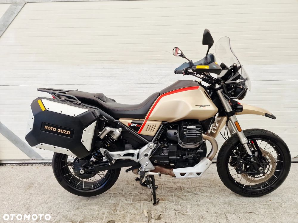 Moto Guzzi V85 - 4