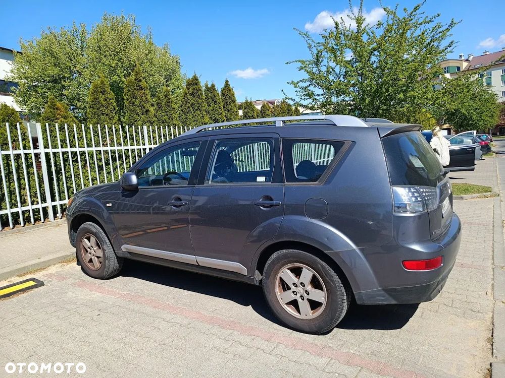 Mitsubishi Outlander 2.0 DID Intense - 2