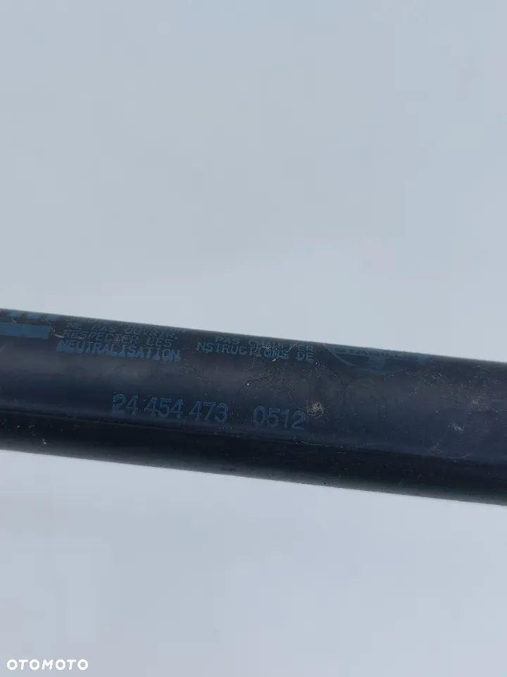 SILOWNIK MASKI OPEL VECTRA C SLASK WYSYLKA VAT - 2