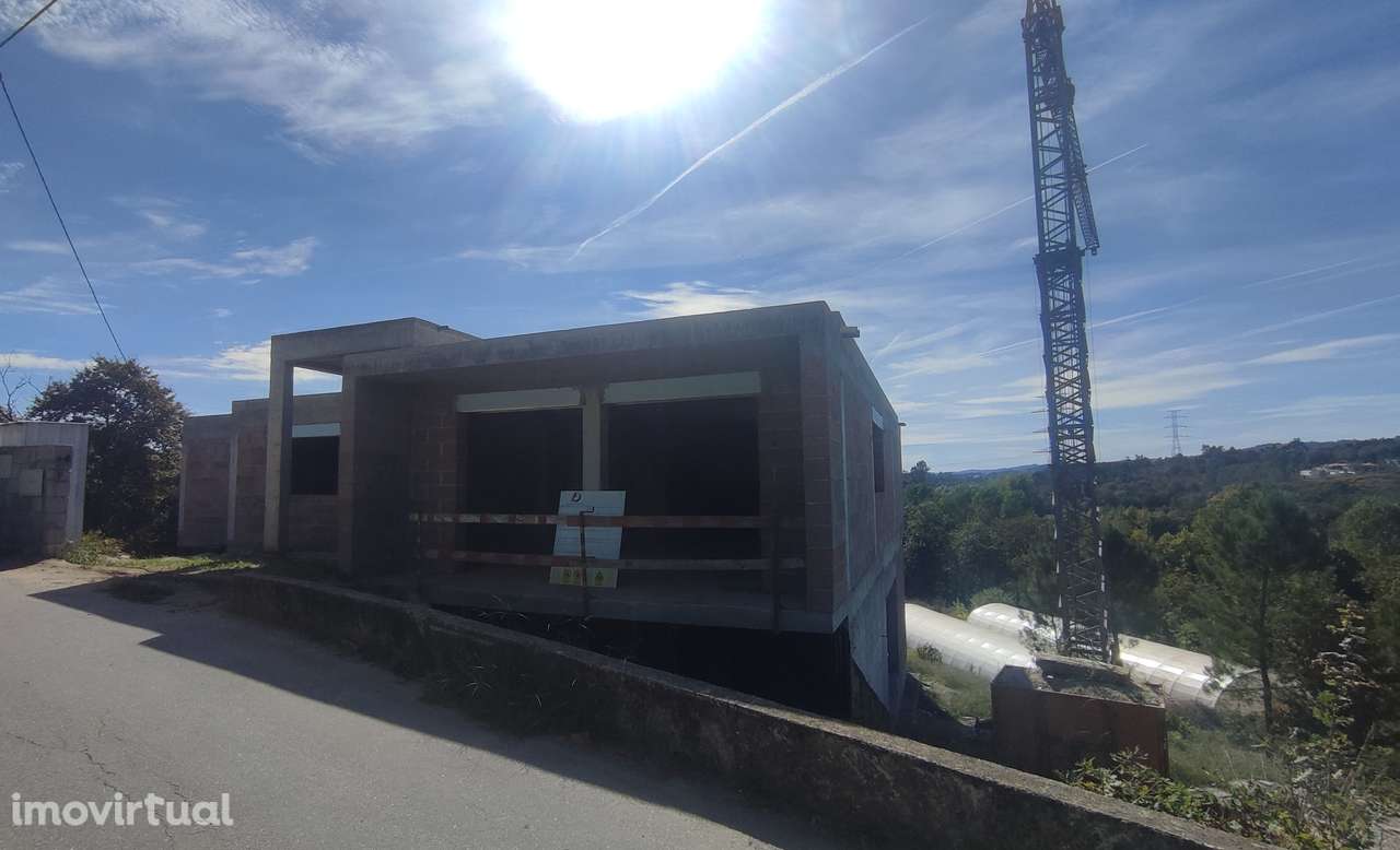 Moradia T3 em estrutura em Fiscal, Amares - Grande imagem: 5/26