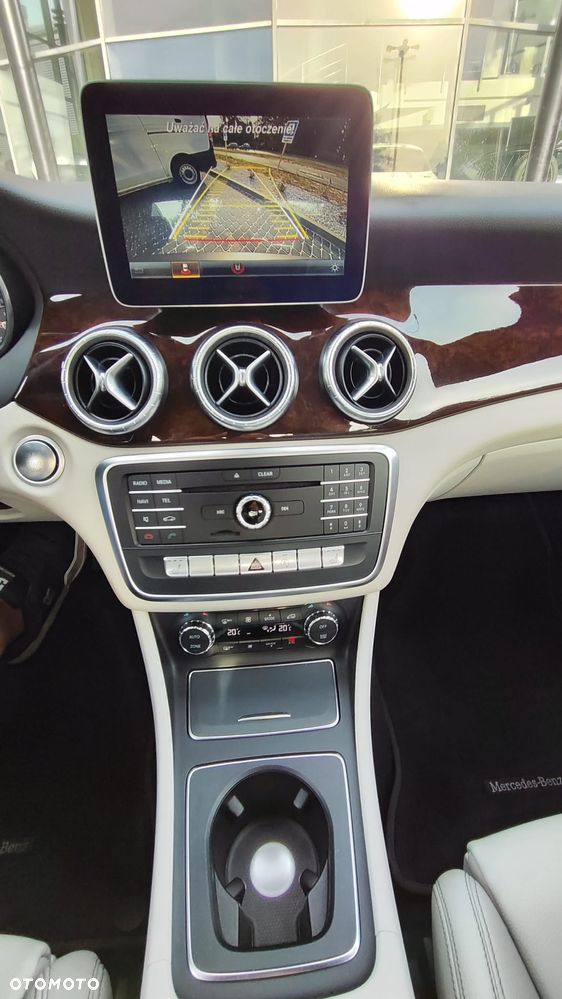 Mercedes-Benz CLA 250 4Matic 7G-DCT Sport - 21