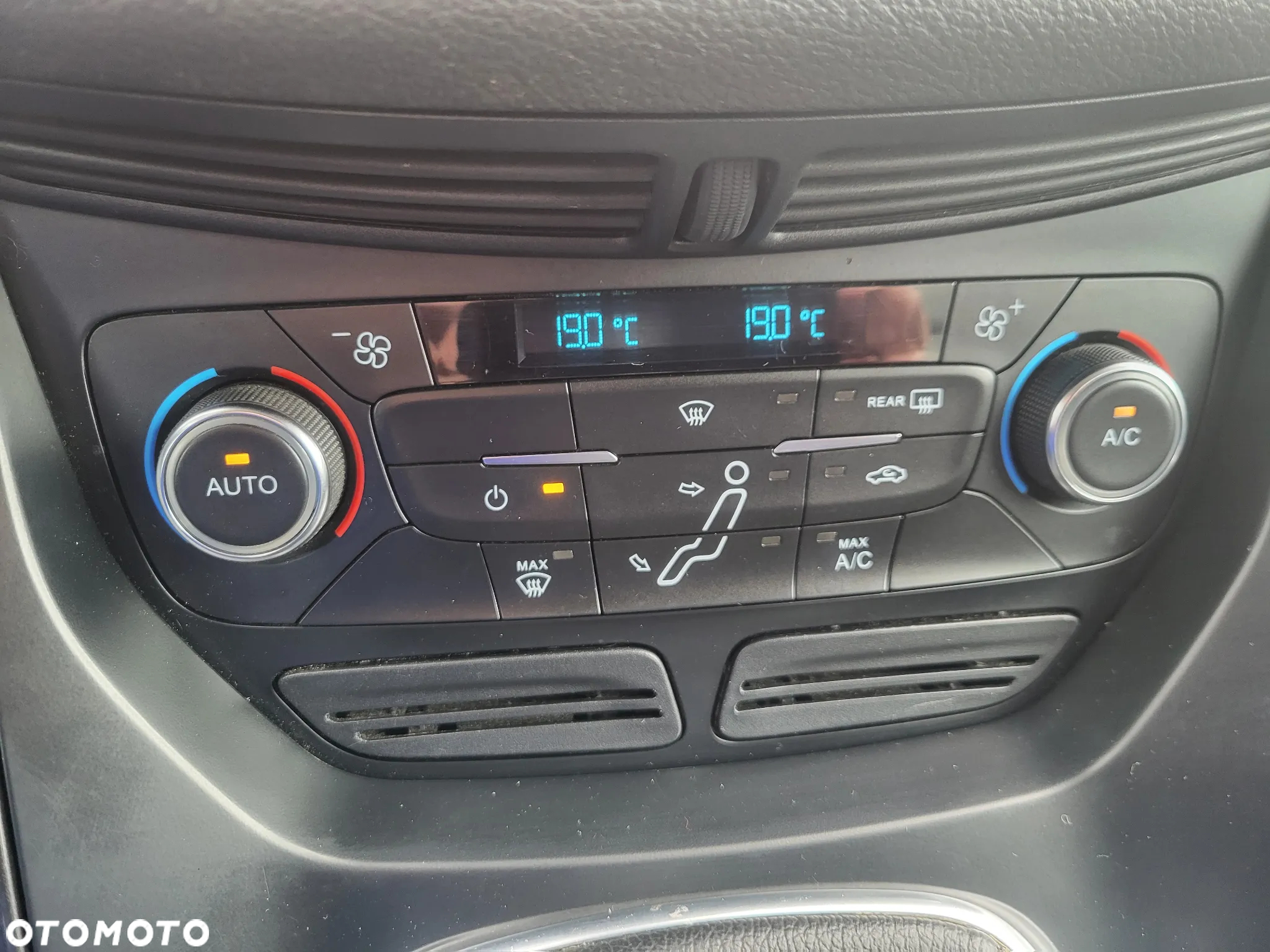 Ford C-MAX 1.6 FF Titanium - 22