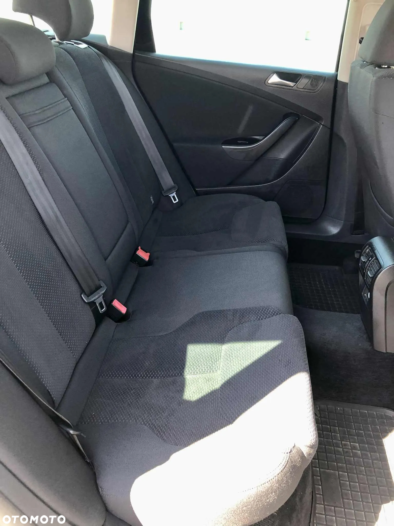 Volkswagen Passat - 10