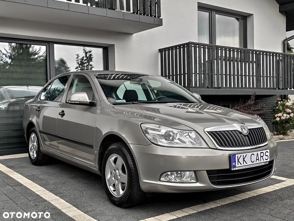Skoda Octavia 1.6 Ambiente - 4