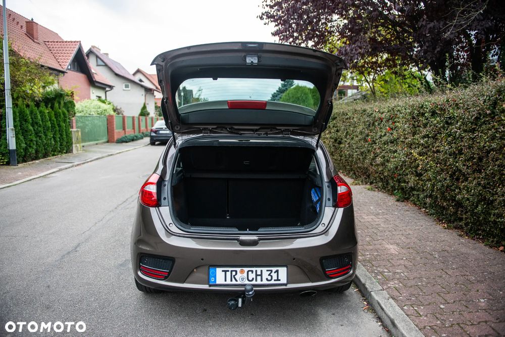 Kia Ceed Cee'd 1.6 GDI Business Line - 14