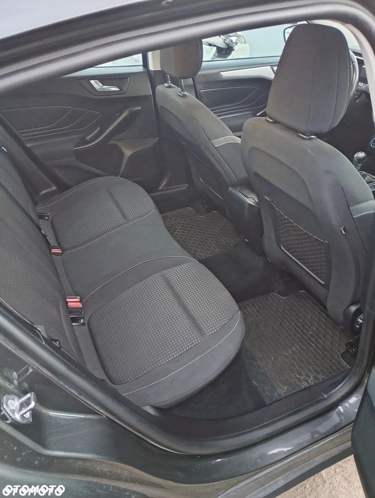 Ford Focus - 23