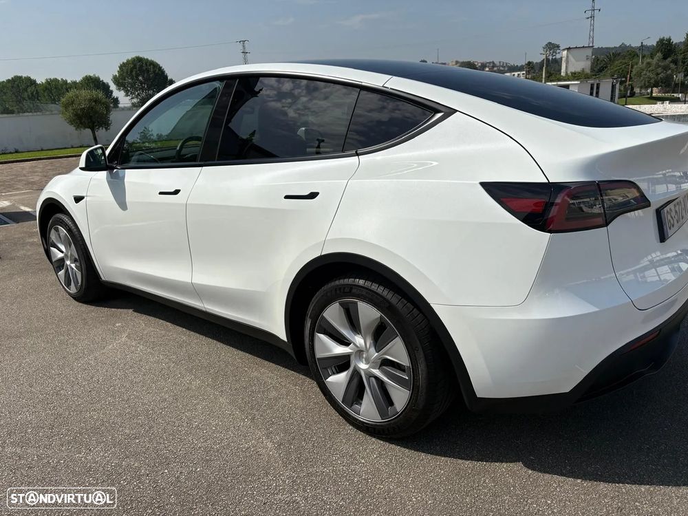 Tesla Model Y RWD - 12