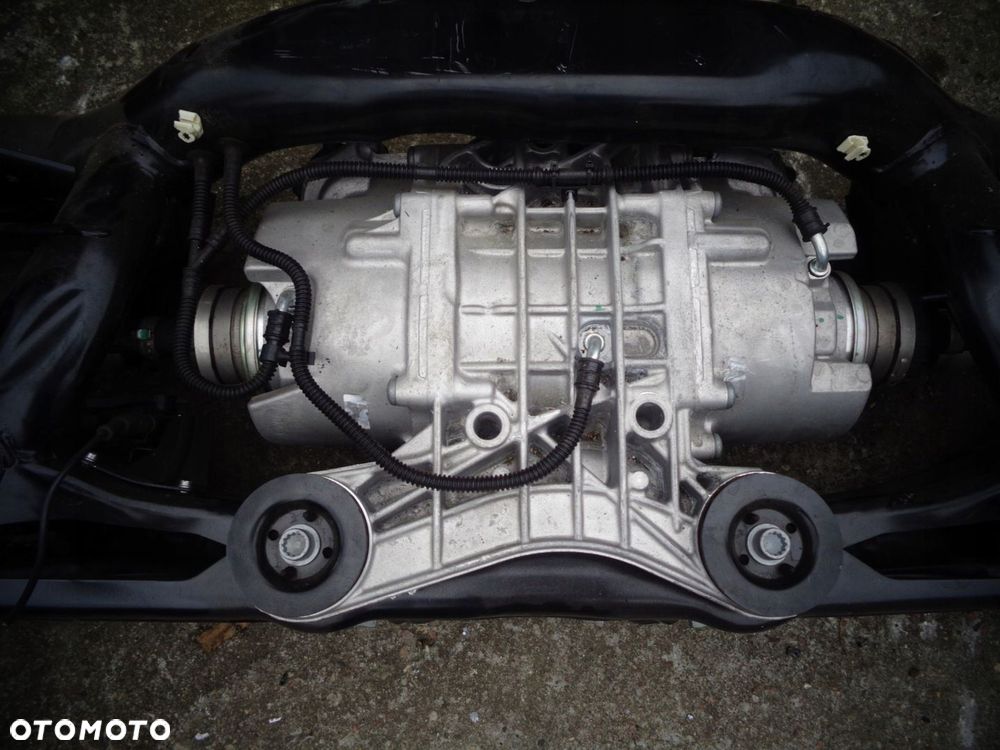Wozek sanki tyl Volkswagen GOLF R VIII 8 2.0 TSI - 6