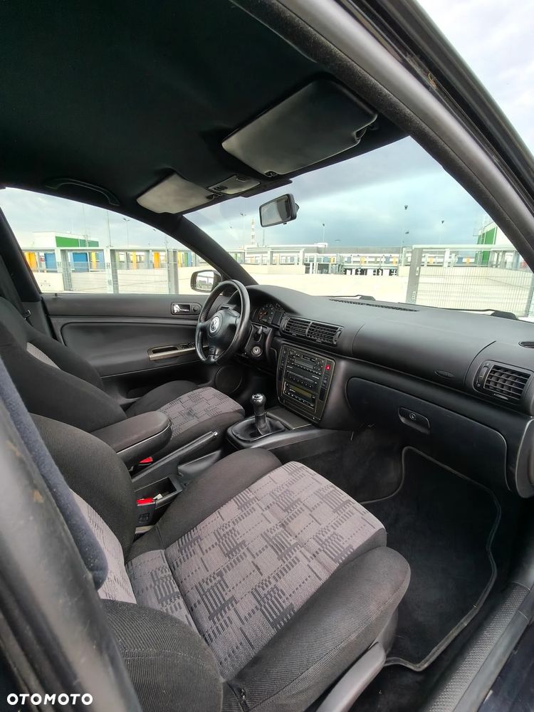 Volkswagen Passat - 8