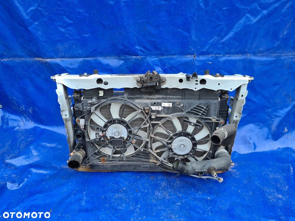 Toyota AVENSIS T27 09-15 pas przedni chłodnice D4D