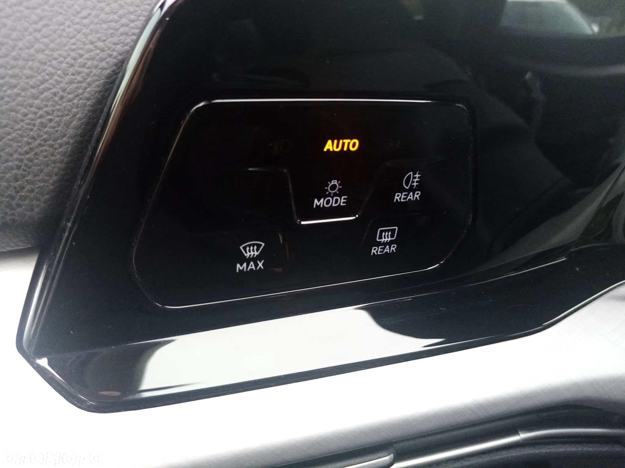 Volkswagen Golf - 11